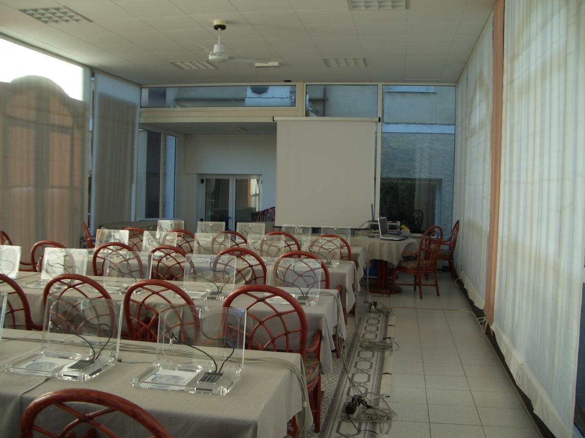 Hotel Riviera 3 Stelle Con Piscina Estiva Gratuita E Garage A Pagamento 3*