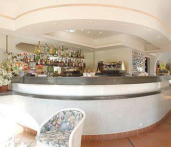Riviera 3 Stelle Con Piscina Estiva Gratuita E Garage A Pagamento Hotel
