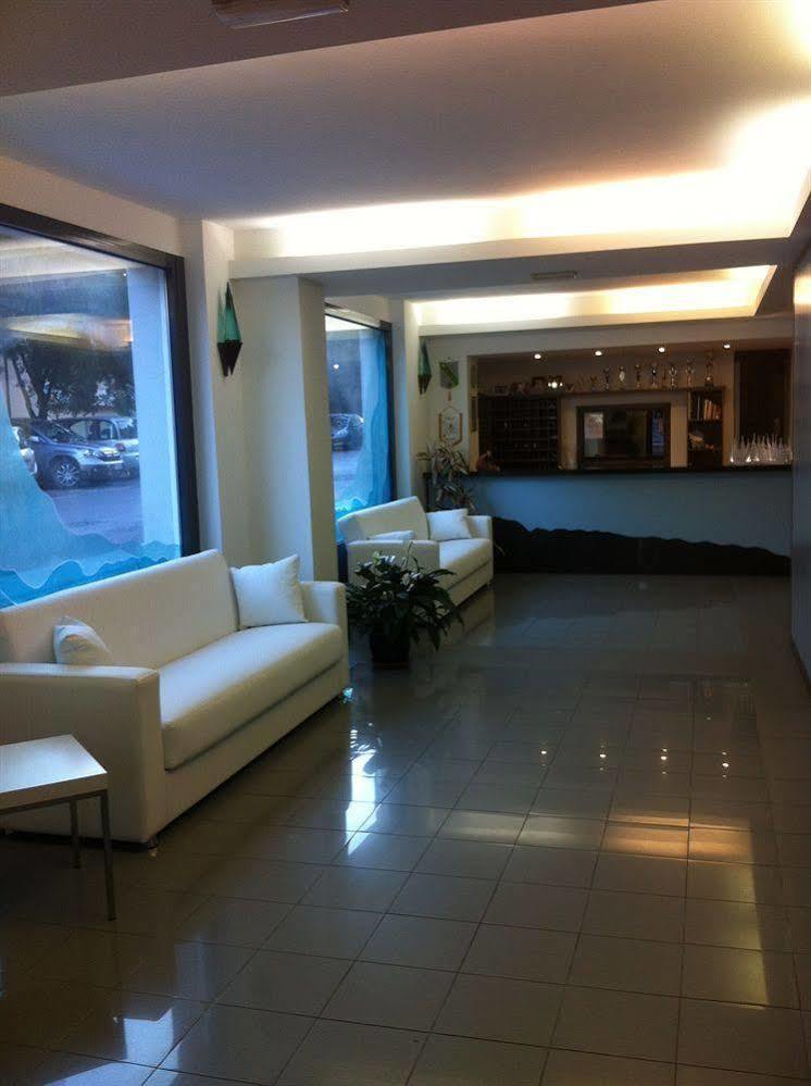 Hotel Riviera 3 Stelle Con Piscina Estiva Gratuita E Garage A Pagamento Spotorno